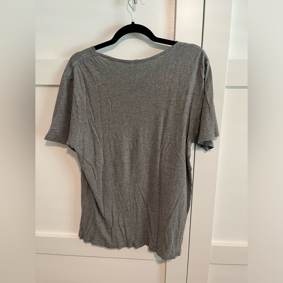 Vince Men’s raw hem grey tshirt size medium - Picture 2 of 4